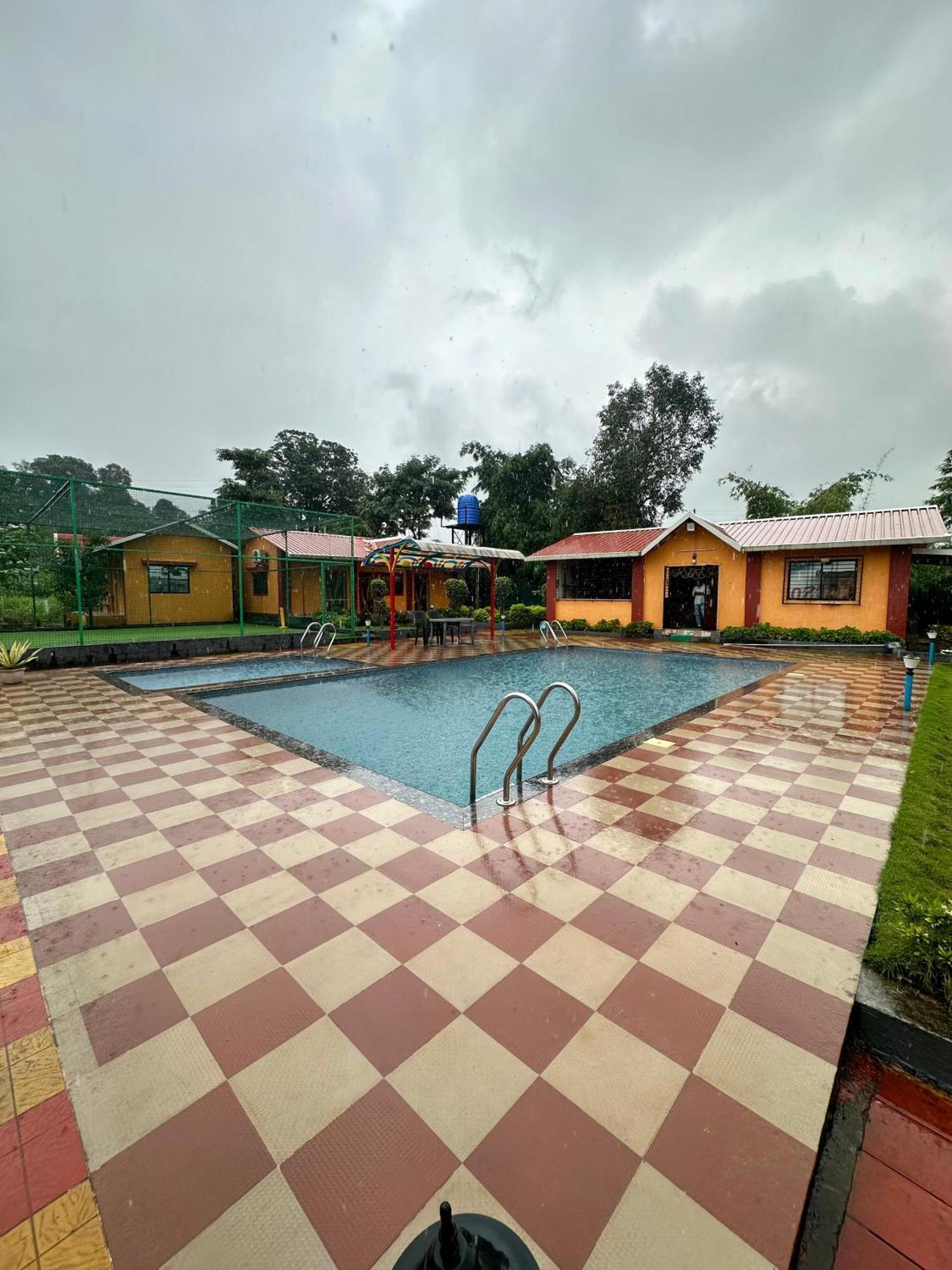 Karjat Ap Resort Extérieur photo